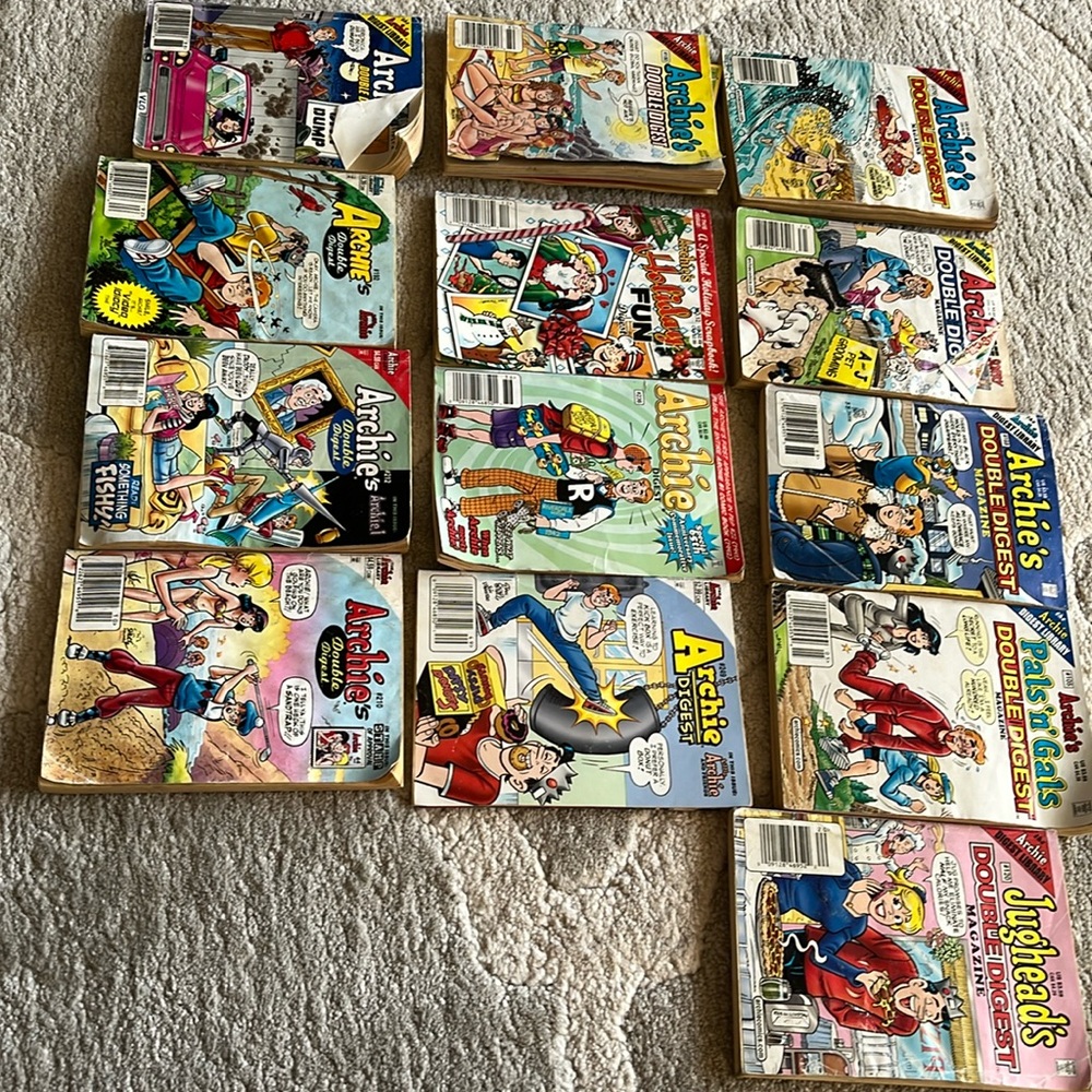 Vintage lot of 13 Archie comics